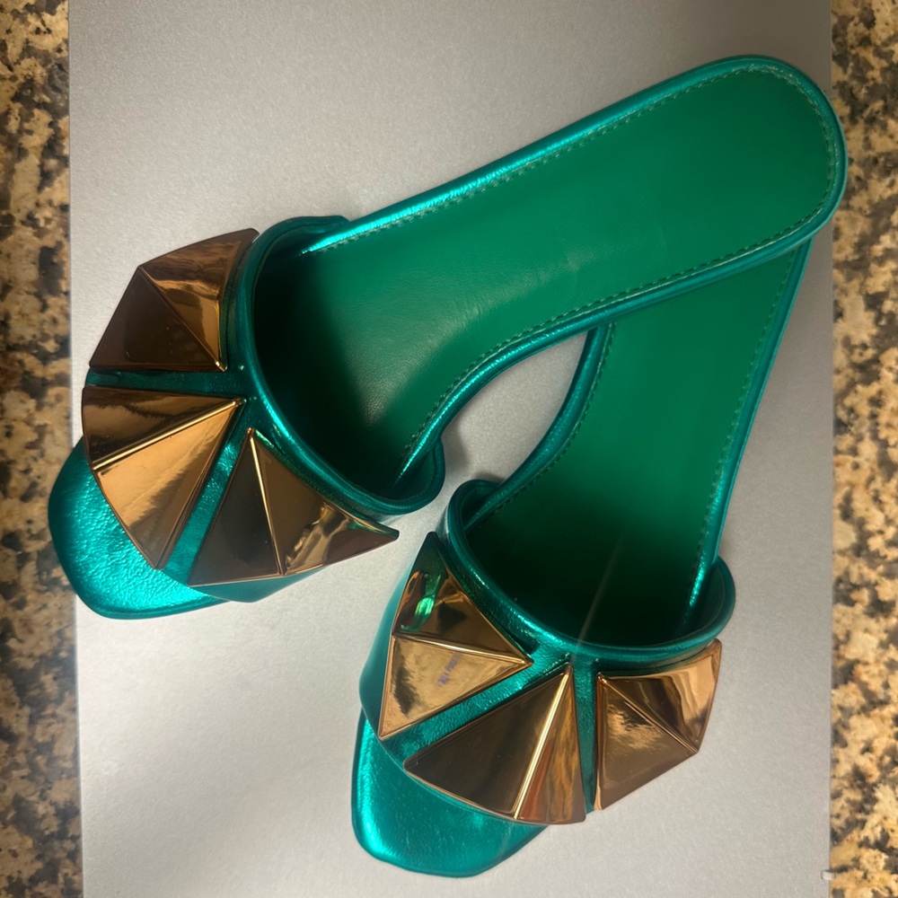 Elegant Green and Gold Women's Slide Sandals